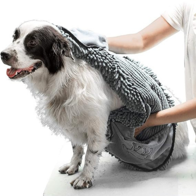 Serviette-chien-grise