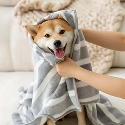 peignoir pour chien gris rayé – absorption élevée et séchage rapid